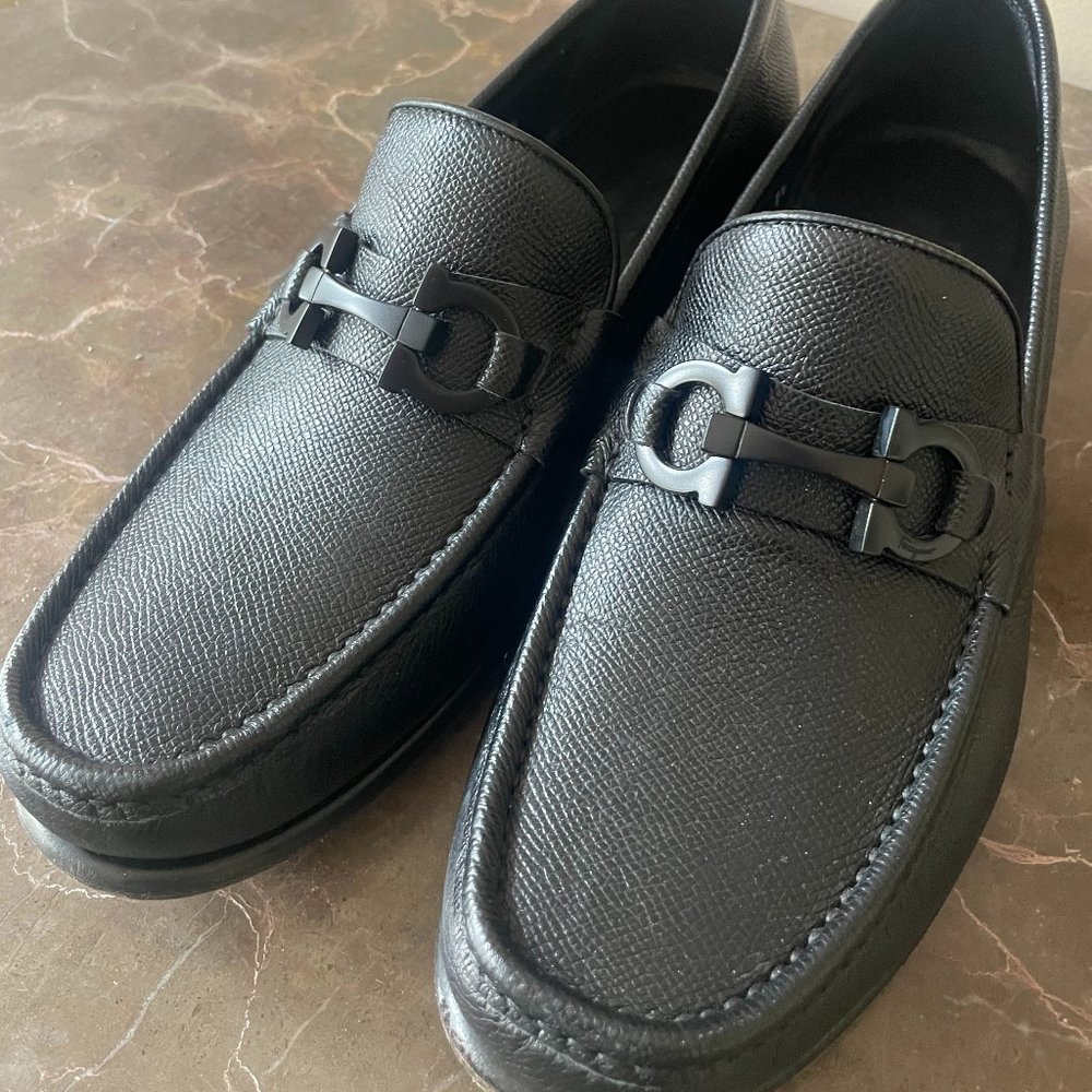 Ferragamo Men's Black on Black Loafer 7.5 EE (extra wide)